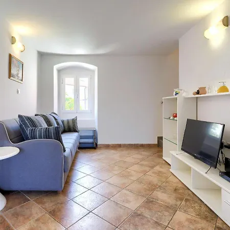 Dom wakacyjny Charming Apartment With Private Terrace In Porec *