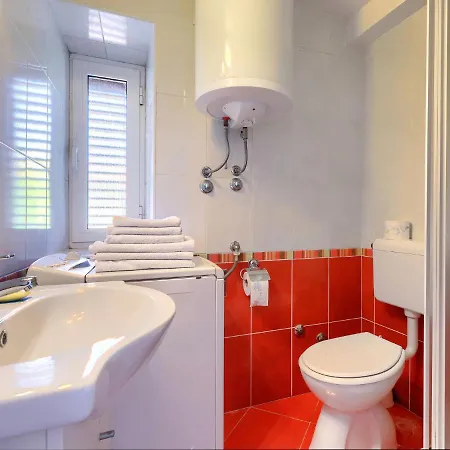 Dom wakacyjny Charming Apartment With Private Terrace In Porec Poreč