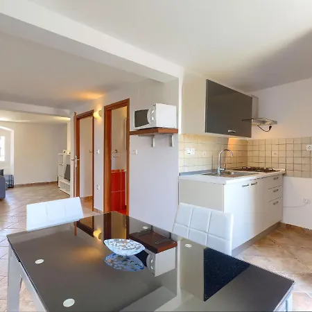 Dom wakacyjny Charming Apartment With Private Terrace In Porec Poreč