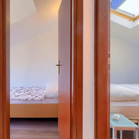 Dom wakacyjny Charming Apartment With Private Terrace In Porec Poreč