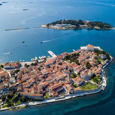 Charming Apartment With Private Terrace In Porec * Poreč