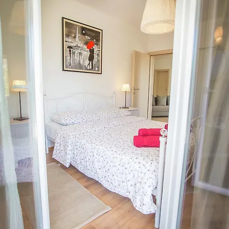 Charming Apartment With Private Terrace In Porec Dom wakacyjny Poreč